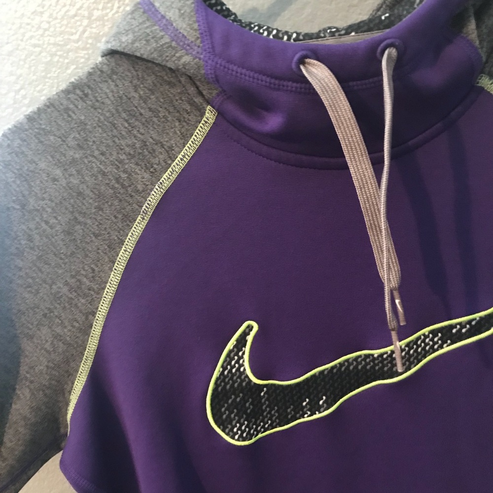 Nike Women’s Sweatshirt